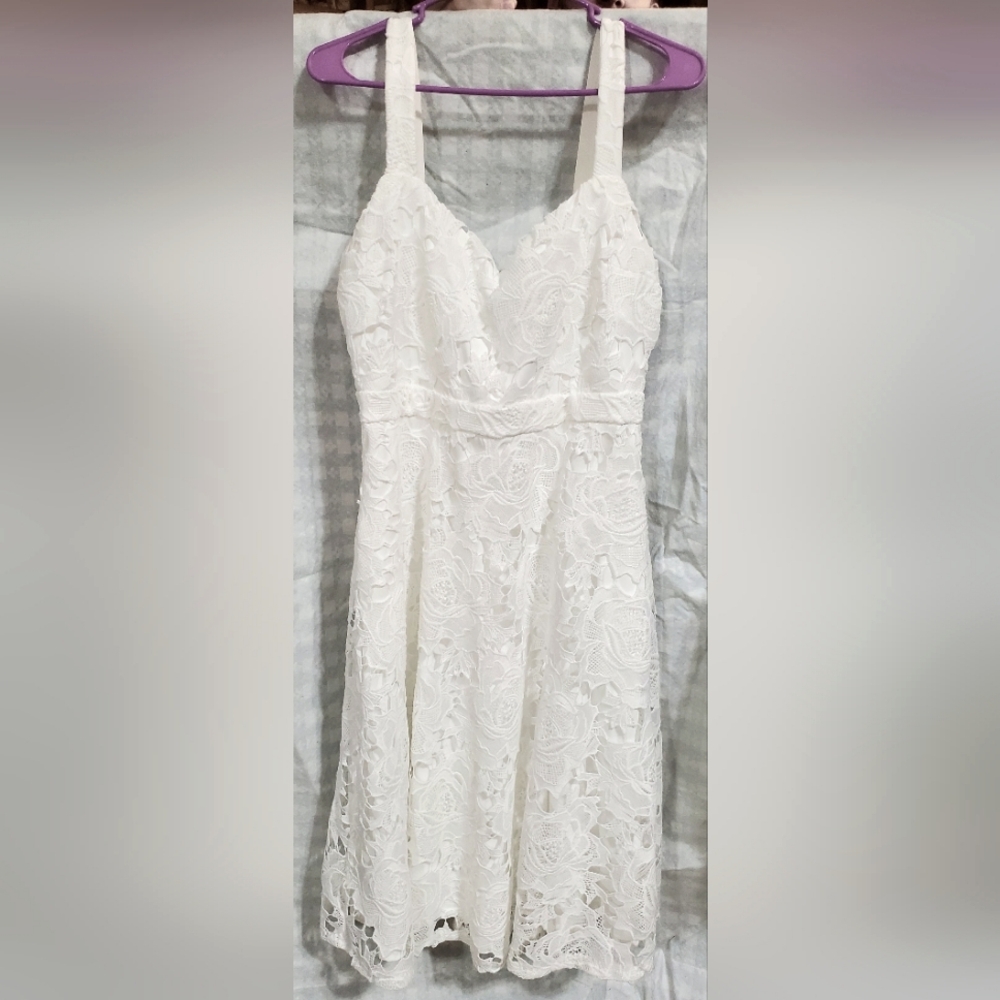 Lulus lace midi dress. L, Like new.